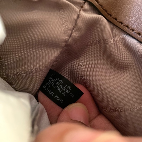 Michael Kors Brooke MD EW Shld Crossbody - Picture 7 of 8